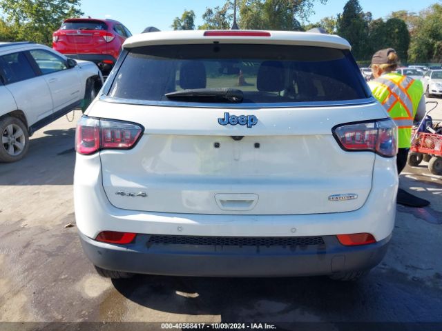 3C4NJDBB4JT331872 Jeep Compass Latitude 4x4