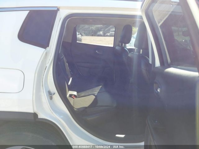 3C4NJDBB4JT331872 Jeep Compass Latitude 4x4