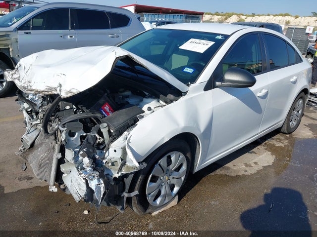 Chevrolet Cruze Ls Auto 2015 1G1PA5SH2F7164158 Image 2