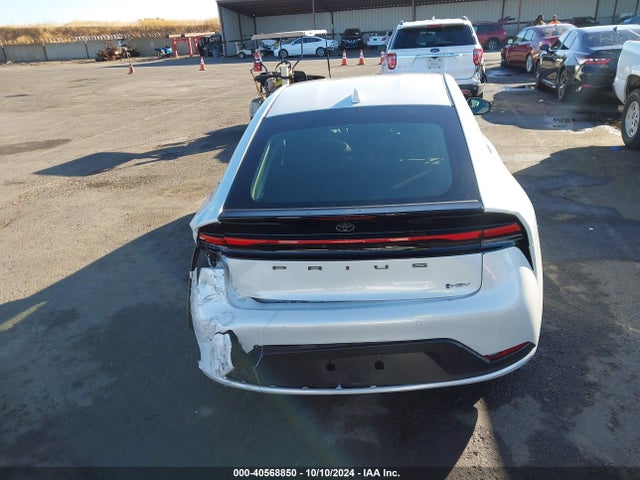 Toyota Prius Le 2024 JTDACAAU6R3015861 Image 16
