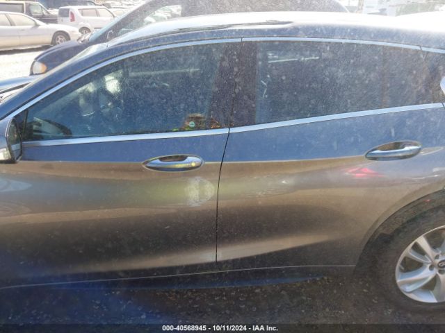 SJKCH5CP2JA056686 Infiniti Qx30 Luxury