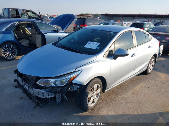 Chevrolet Cruze Ls Auto 2018 1G1BC5SM1J7225493 Image 2