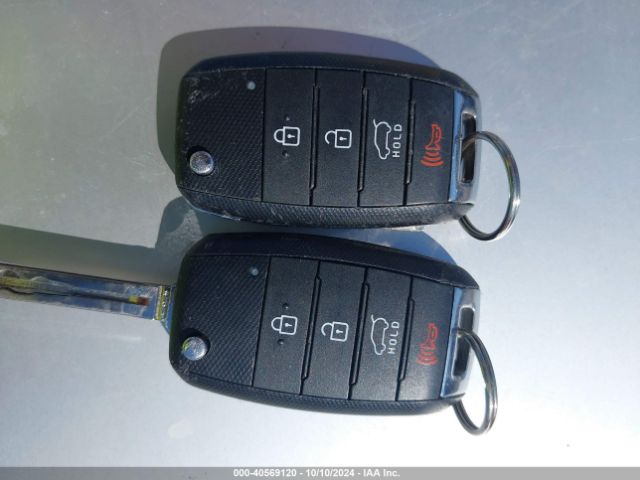 5XYKT3A65FG621208 KIA SORENTO LX
