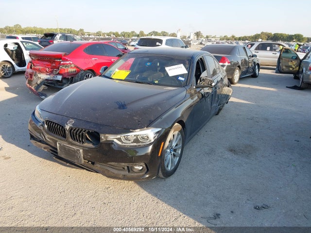 BMW 320i 2018 WBA8E1G53JNU89989 Image 2