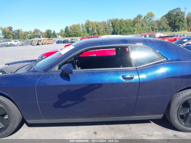 2C3CDZAG0GH107402 Dodge Challenger Sxt