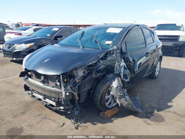 JTDKDTB33E1074889 Toyota Prius C Four