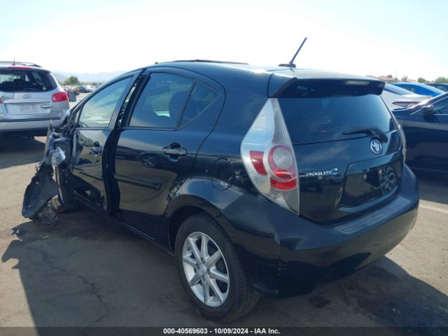 JTDKDTB33E1074889 Toyota Prius C Four