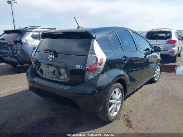 JTDKDTB33E1074889 Toyota Prius C Four