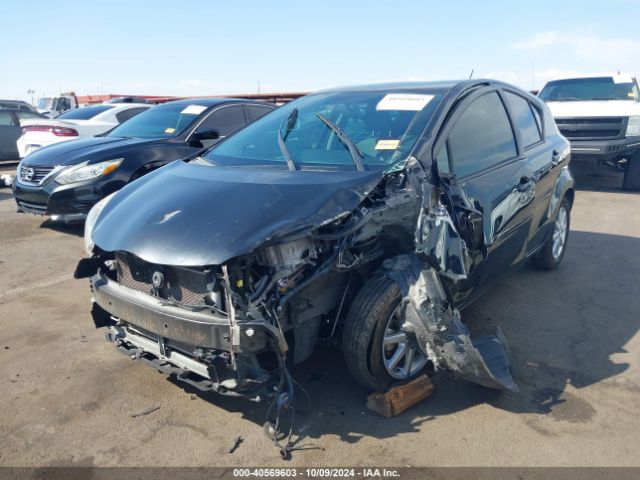 JTDKDTB33E1074889 Toyota Prius C Four