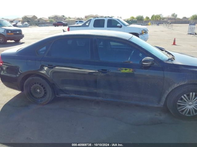 1VWAT7A30FC033226 Volkswagen Passat 1.8t S