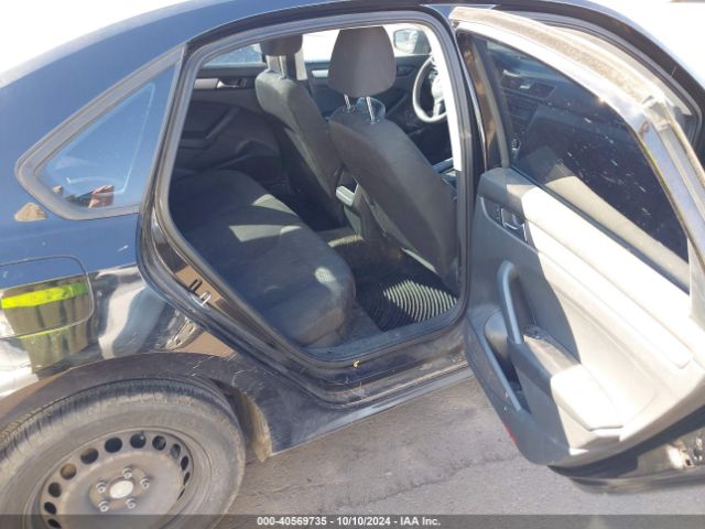 1VWAT7A30FC033226 Volkswagen Passat 1.8t S