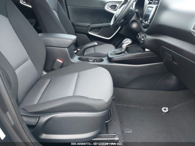KNDJ23AU5P7878901 KIA SOUL LX