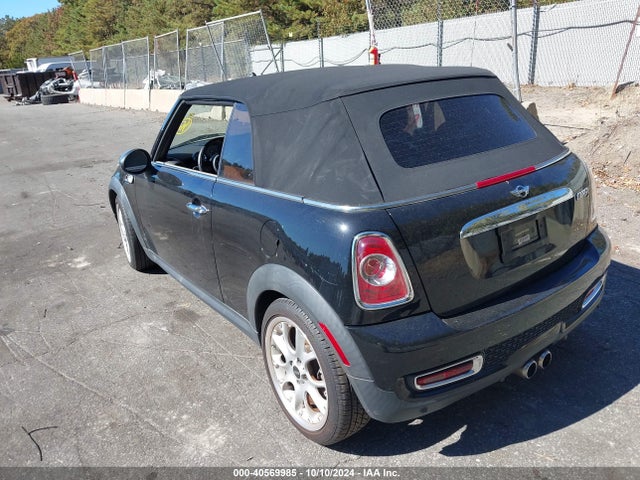 2011 MINI COOPER S WMWZP3C56BTX82640 Photo 2
