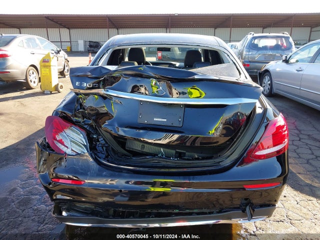 Mercedes-Benz E 300 2018 WDDZF4JB2JA345013 Image 16