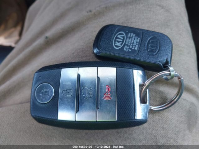 2016 KIA SORENTO 5XYPKDA15GG031904 Photo 10