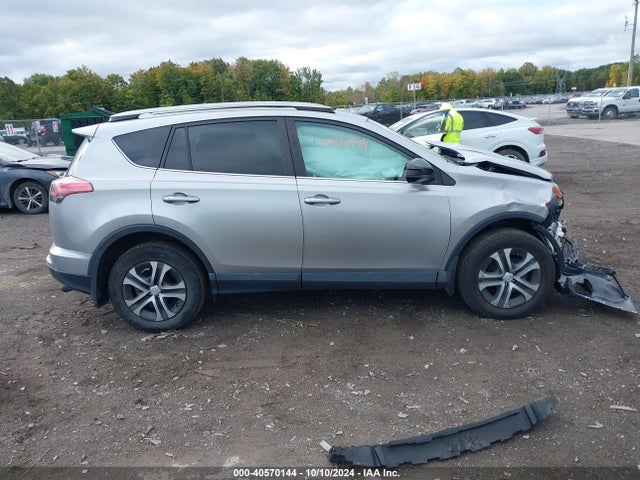 Toyota RAV4 LE 2017 2T3BFREV8HW596918 Image 13