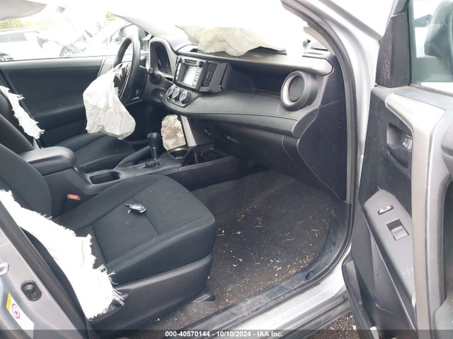 Toyota RAV4 LE 2017 2T3BFREV8HW596918 Image 5