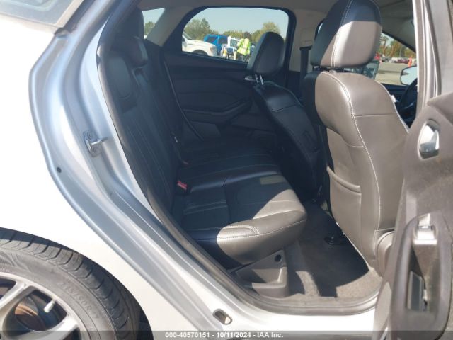 1FADP3K27EL422033 Ford FOCUS SE