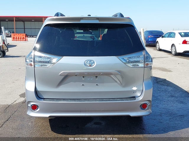 Toyota SIENNA SE 2017 5TDXZ3DC3HS873146 Image 17