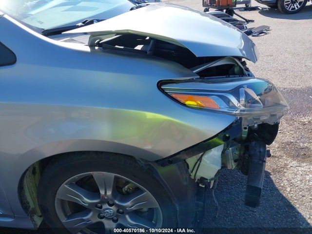 Toyota SIENNA SE 2017 5TDXZ3DC3HS873146 Image 19