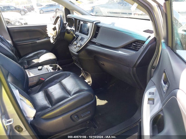 Toyota SIENNA SE 2017 5TDXZ3DC3HS873146 Image 5