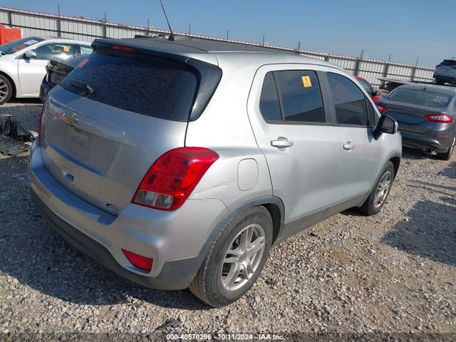 Chevrolet TRAX LS 2017 3GNCJKSBXHL159117 Image 4