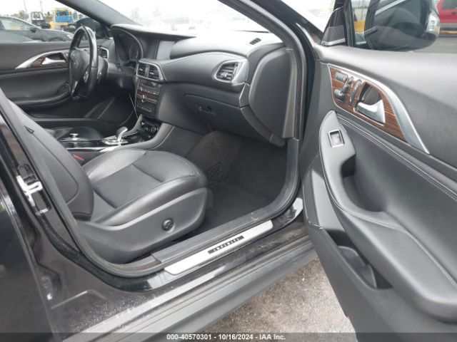 SJKCH5CR8HA023431 Infiniti Qx30 Premium