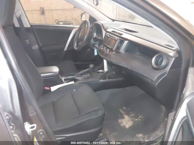 Toyota RAV4 LE 2015 JTMBFREV7FD096629 Image 5