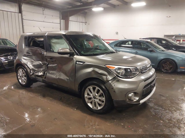 KIA SOUL + 2019 KNDJP3A55K7697171 Image 1