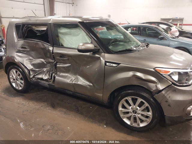 KIA SOUL + 2019 KNDJP3A55K7697171 Image 6