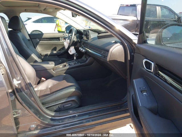 Honda Civic Touring 2022 2HGFE1F98NH314250 Image 5
