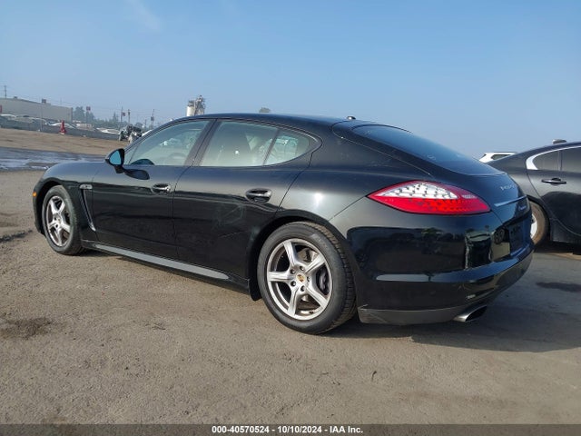 2011 PORSCHE PANAMERA WP0AA2A7XBL012358 Photo 2