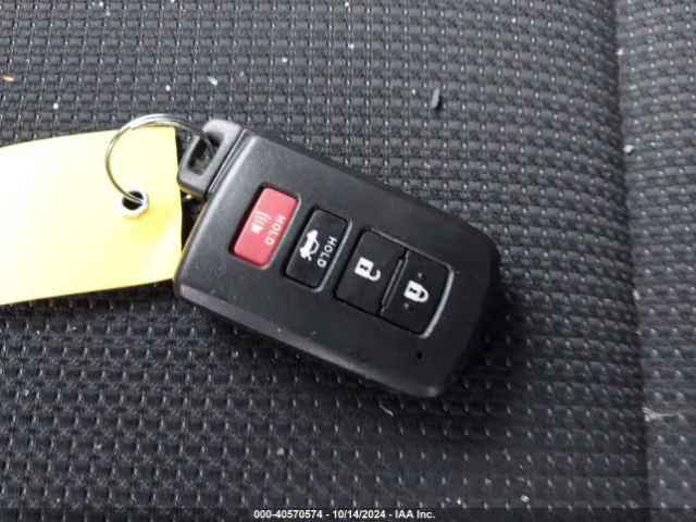 2T3RFREV8JW752315 Toyota Rav4 Adventure/xle