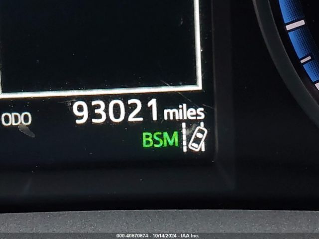 2T3RFREV8JW752315 Toyota Rav4 Adventure/xle