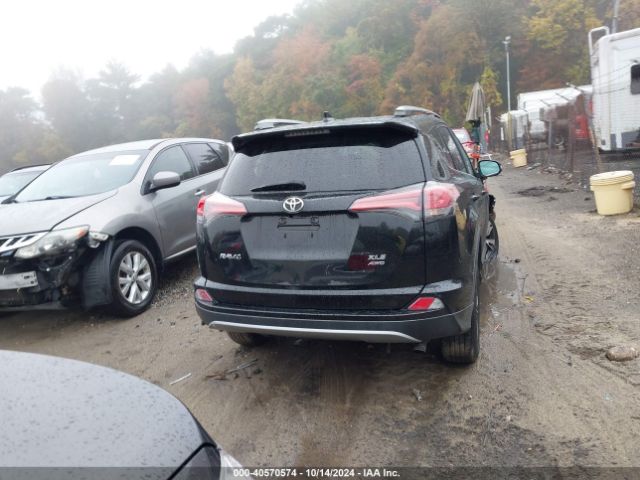 2T3RFREV8JW752315 Toyota Rav4 Adventure/xle
