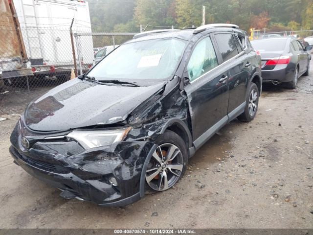 2T3RFREV8JW752315 Toyota Rav4 Adventure/xle