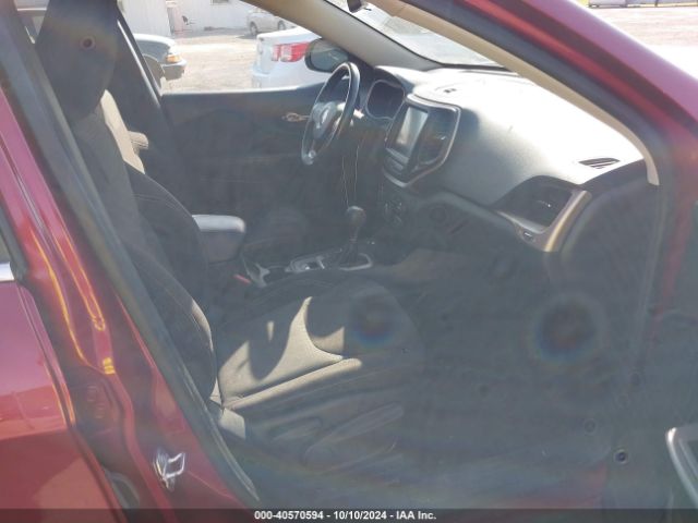 1C4PJMCS9HW556333 Jeep Cherokee Latitude 4x4