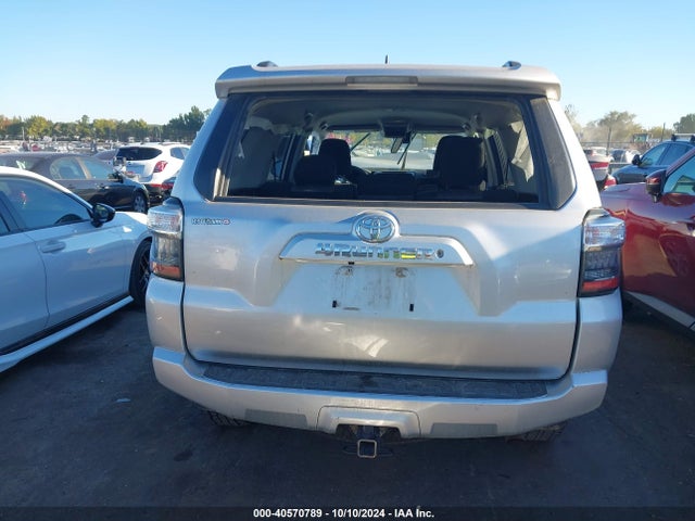 Toyota 4RUNNER SR5 2020 JTEBU5JR1L5744748 Image 17
