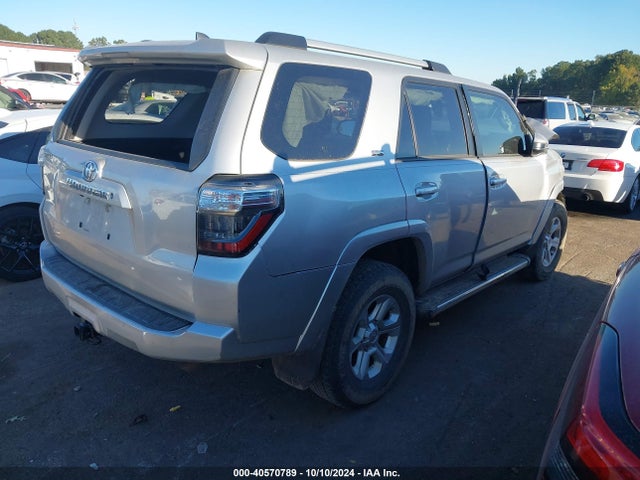 Toyota 4RUNNER SR5 2020 JTEBU5JR1L5744748 Image 4