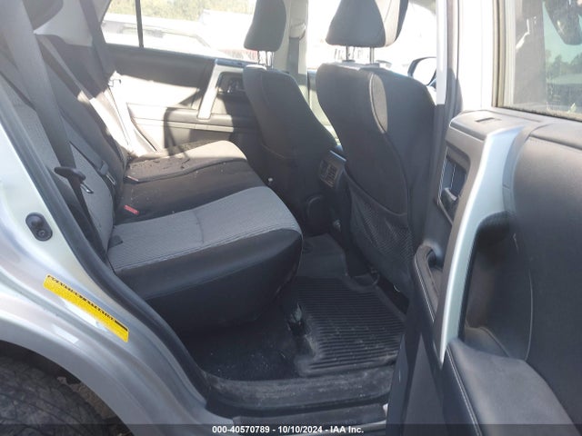 Toyota 4RUNNER SR5 2020 JTEBU5JR1L5744748 Image 8