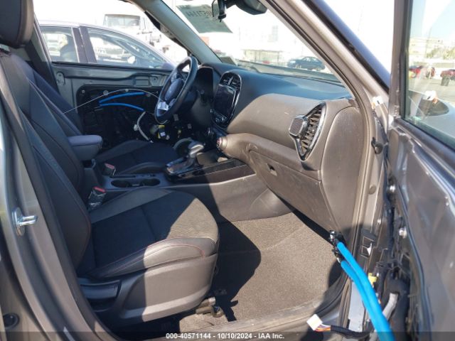 KNDJ53AU6P7853965 KIA Soul Gt-line