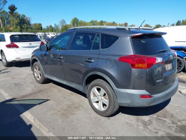 2T3WFREV8EW129060 Toyota Rav4 Xle