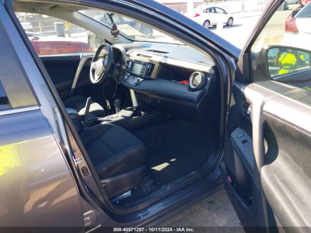 2T3WFREV8EW129060 Toyota Rav4 Xle