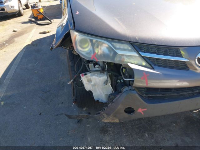 2T3WFREV8EW129060 Toyota Rav4 Xle