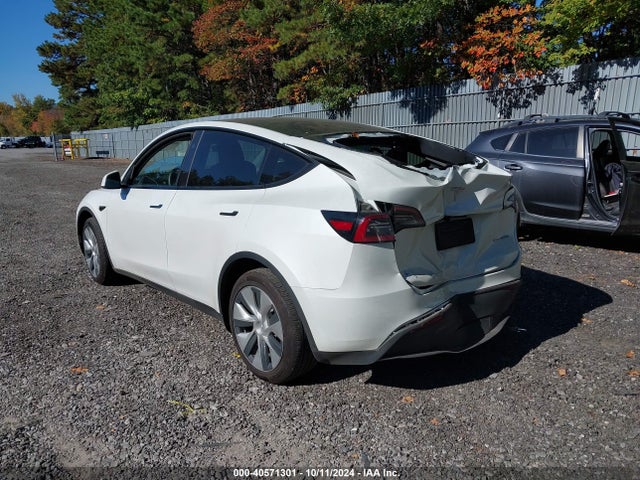 Продажа на аукционе авто 2024 Tesla Model Y Long Range Dual Motor All-wheel Drive, vin: 7SAYGDEE3RF007794, номер лота: 40571301