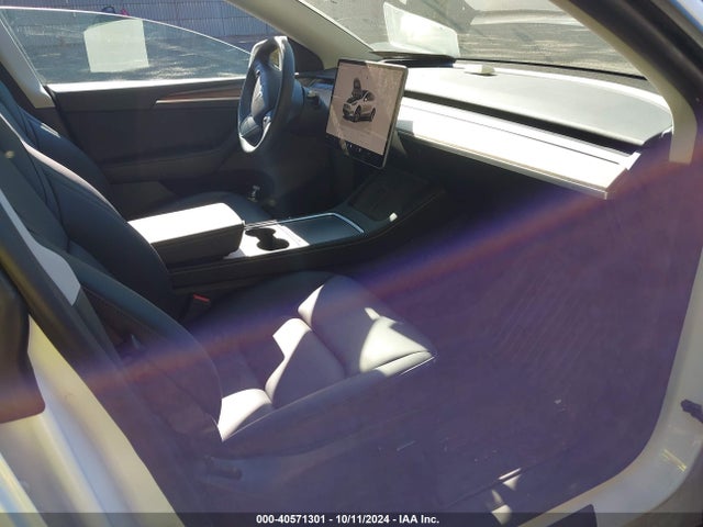 Продажа на аукционе авто 2024 Tesla Model Y Long Range Dual Motor All-wheel Drive, vin: 7SAYGDEE3RF007794, номер лота: 40571301