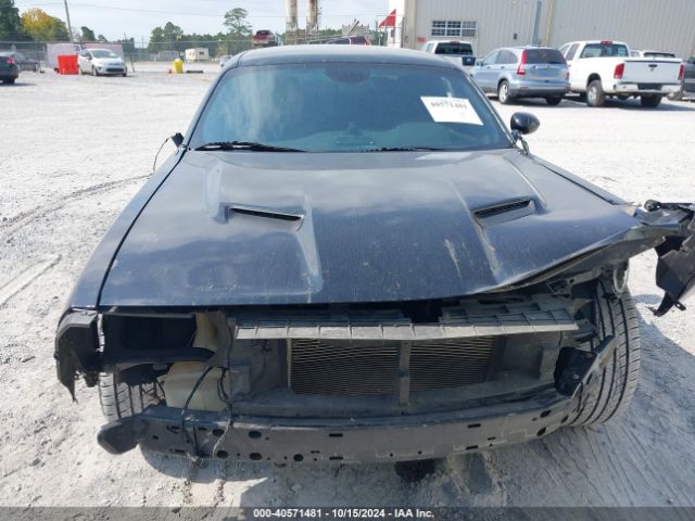2C3CDZAG2FH811051 Dodge Challenger Sxt