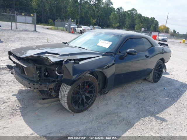 2C3CDZAG2FH811051 Dodge Challenger Sxt