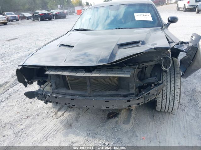 2C3CDZAG2FH811051 Dodge Challenger Sxt