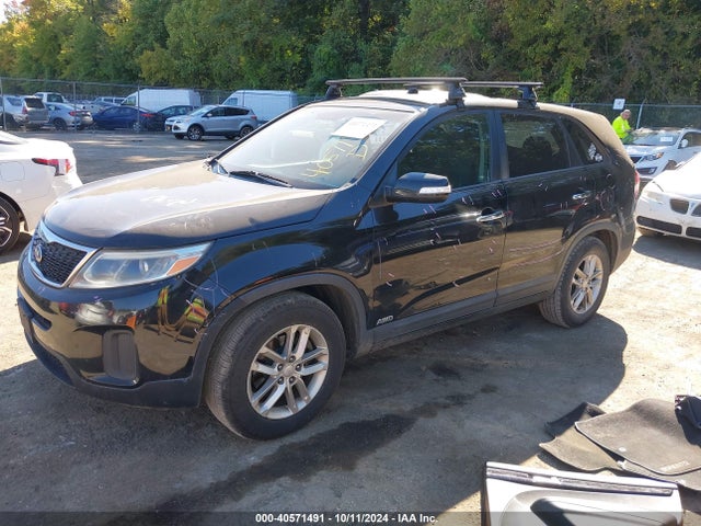KIA SORENTO LX 2014 5XYKTCA66EG514490 Image 2